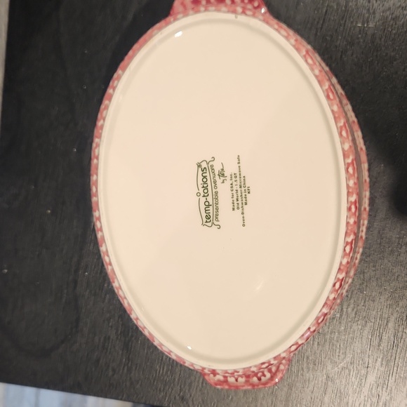 EUC Temp-Tations By Tara 1.5 Qt. Cranberry and White Ceramic Baking Dish - Picture 5 of 8